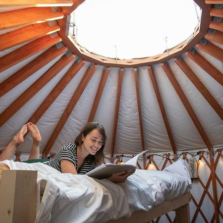 The Yurts At Margo'S Garden, Kiroro Otel Akaigawa Dış mekan fotoğraf