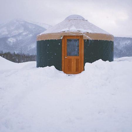 The Yurts At Margo'S Garden, Kiroro Otel Akaigawa Dış mekan fotoğraf