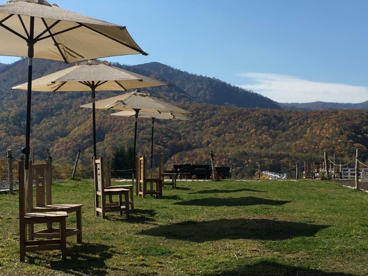 The Yurts At Margo'S Garden, Kiroro Otel Akaigawa Dış mekan fotoğraf