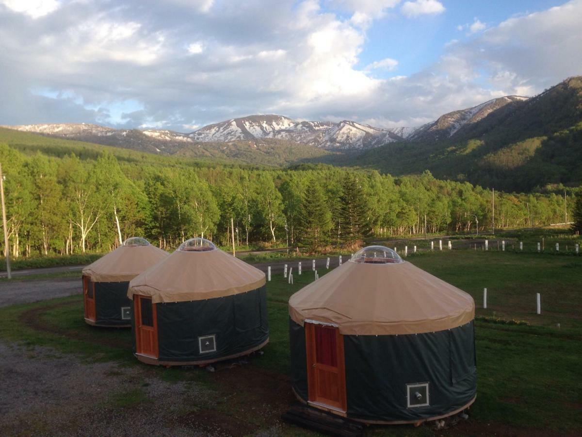 The Yurts At Margo'S Garden, Kiroro Otel Akaigawa Dış mekan fotoğraf