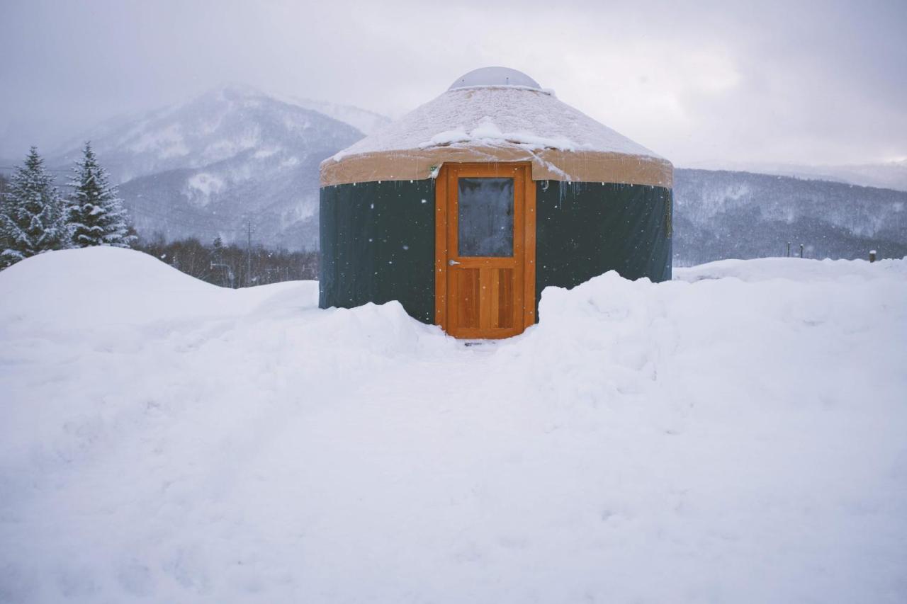 The Yurts At Margo'S Garden, Kiroro Otel Akaigawa Dış mekan fotoğraf